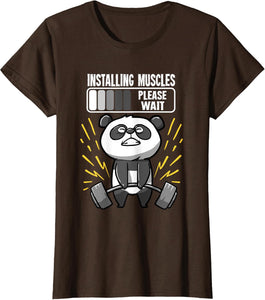 Drôle De Panda Installing Muscles Please Wait Gym Fitness T-Shirt - fitnessterapy